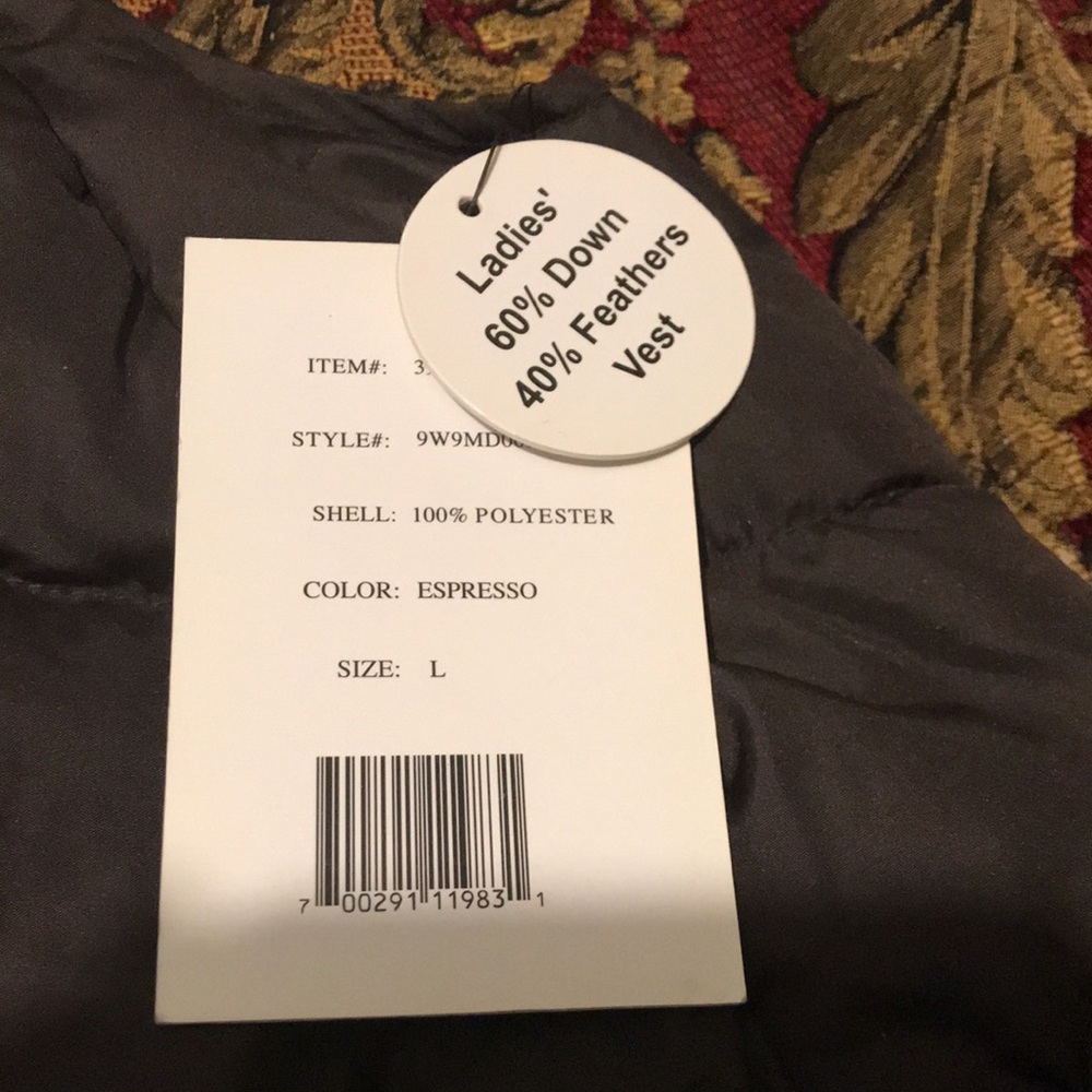 Vest - Picture 2 of 4